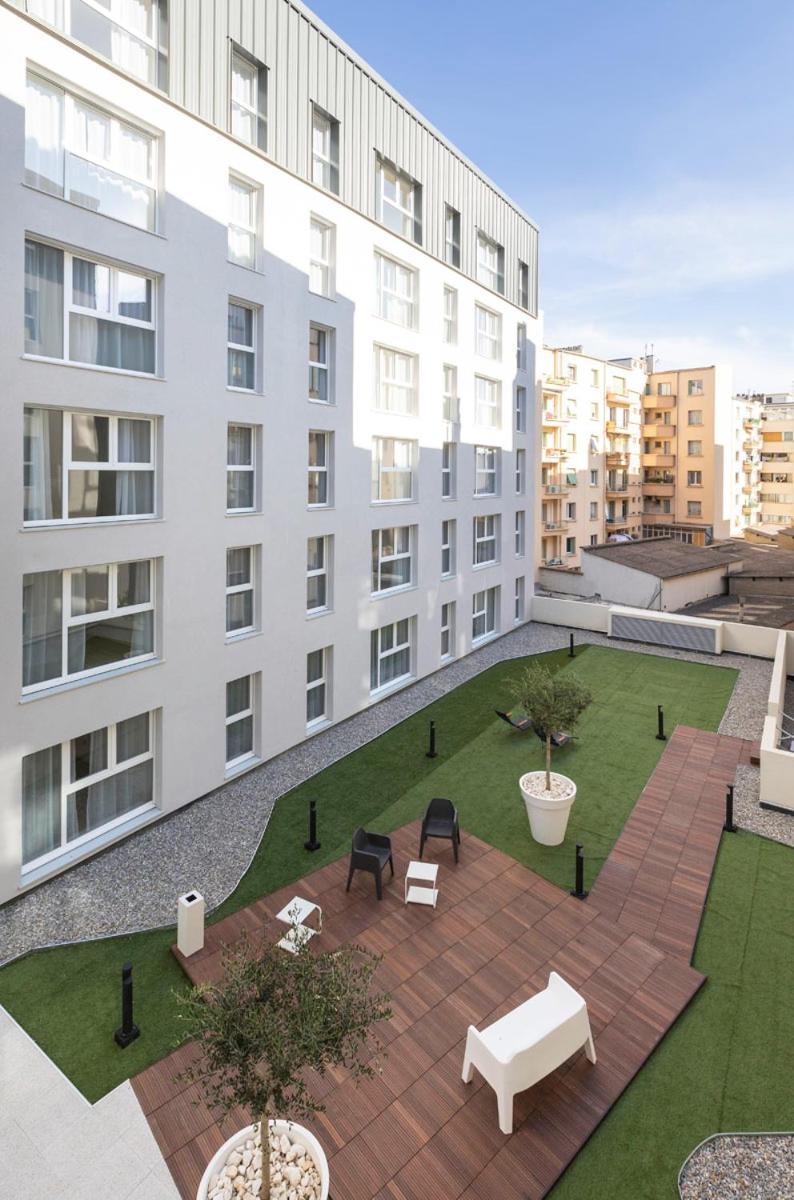 Oh Activ Nimes Aparthotel Luaran gambar